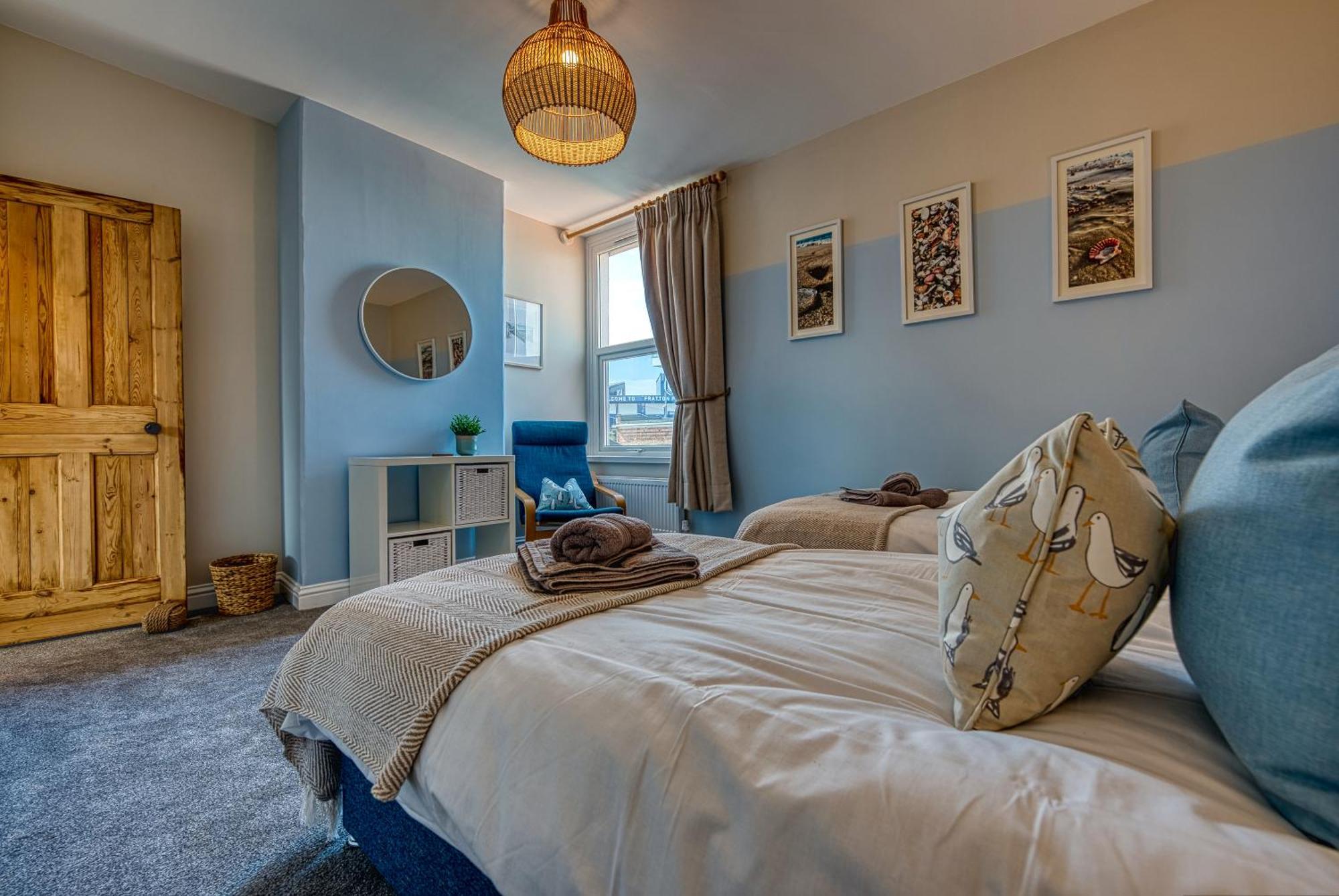 2 Bedrooms Modern, Stunning & Stylish Contractor House, Prime Portsmouth Location With Free Parking Permit, Summer Special Offer!! - By Blue Puffin Stays Exterior foto