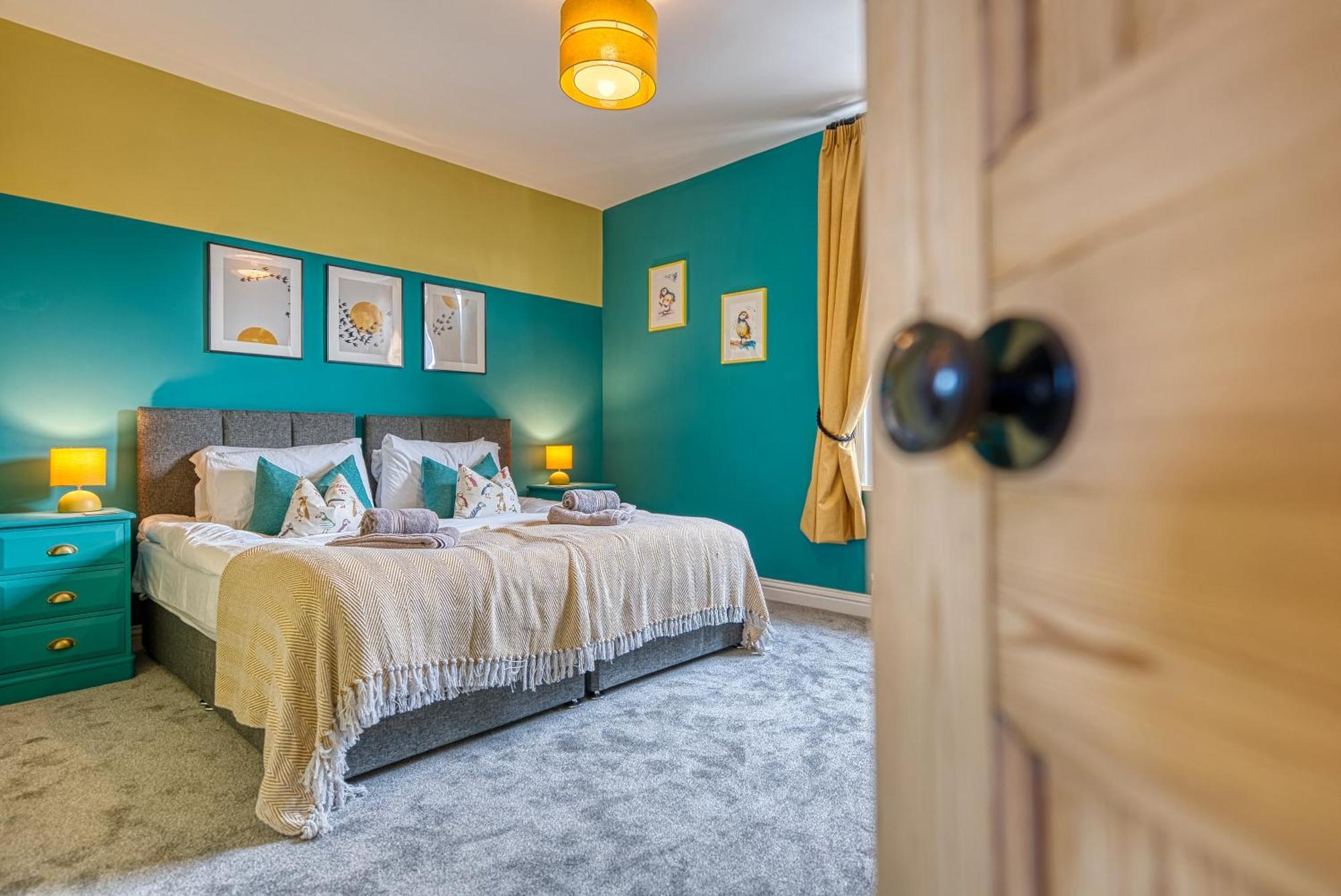 2 Bedrooms Modern, Stunning & Stylish Contractor House, Prime Portsmouth Location With Free Parking Permit, Summer Special Offer!! - By Blue Puffin Stays Exterior foto