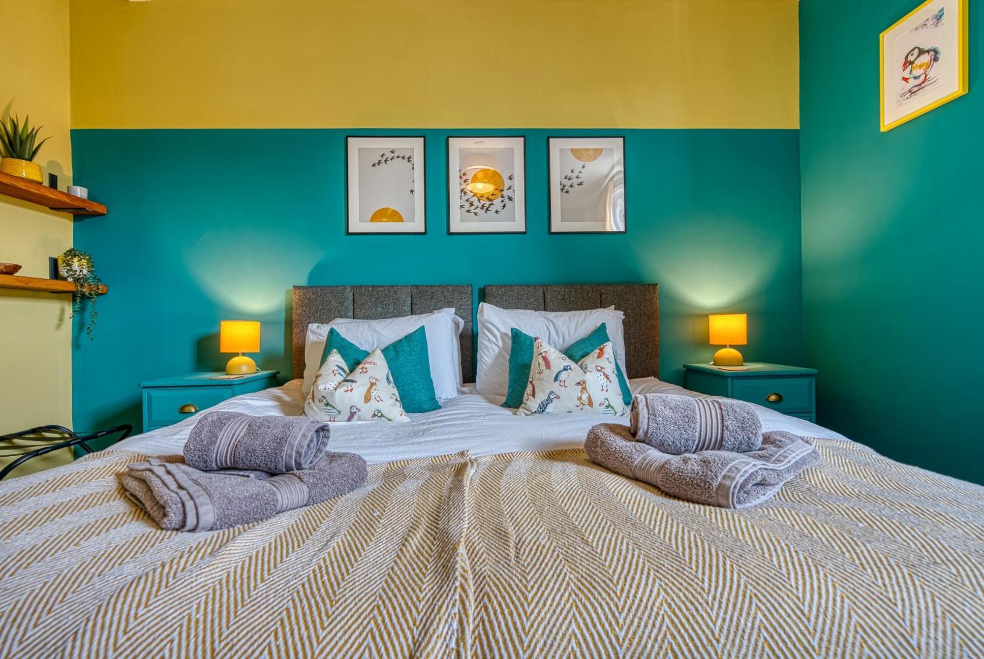2 Bedrooms Modern, Stunning & Stylish Contractor House, Prime Portsmouth Location With Free Parking Permit, Summer Special Offer!! - By Blue Puffin Stays Exterior foto