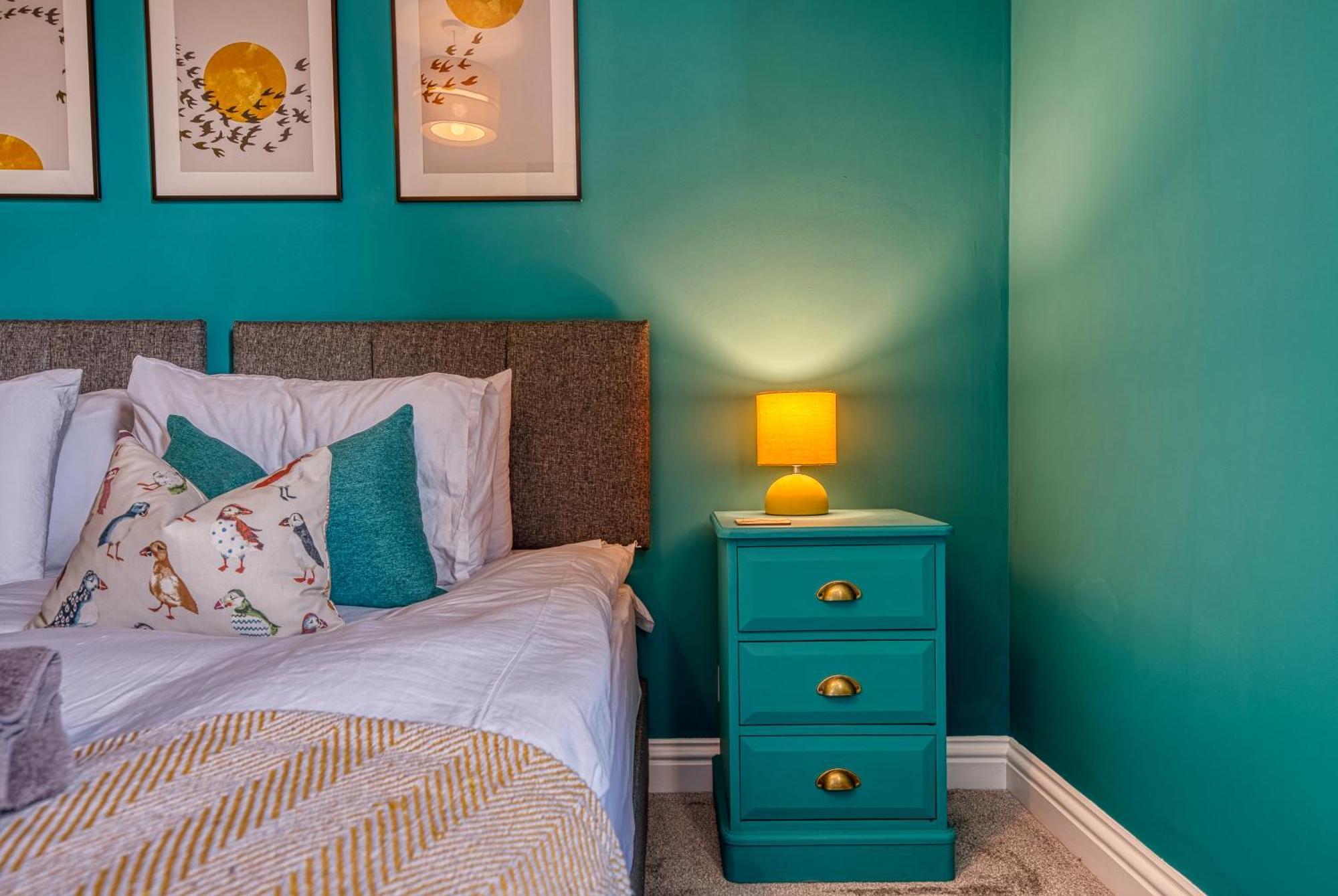 2 Bedrooms Modern, Stunning & Stylish Contractor House, Prime Portsmouth Location With Free Parking Permit, Summer Special Offer!! - By Blue Puffin Stays Exterior foto