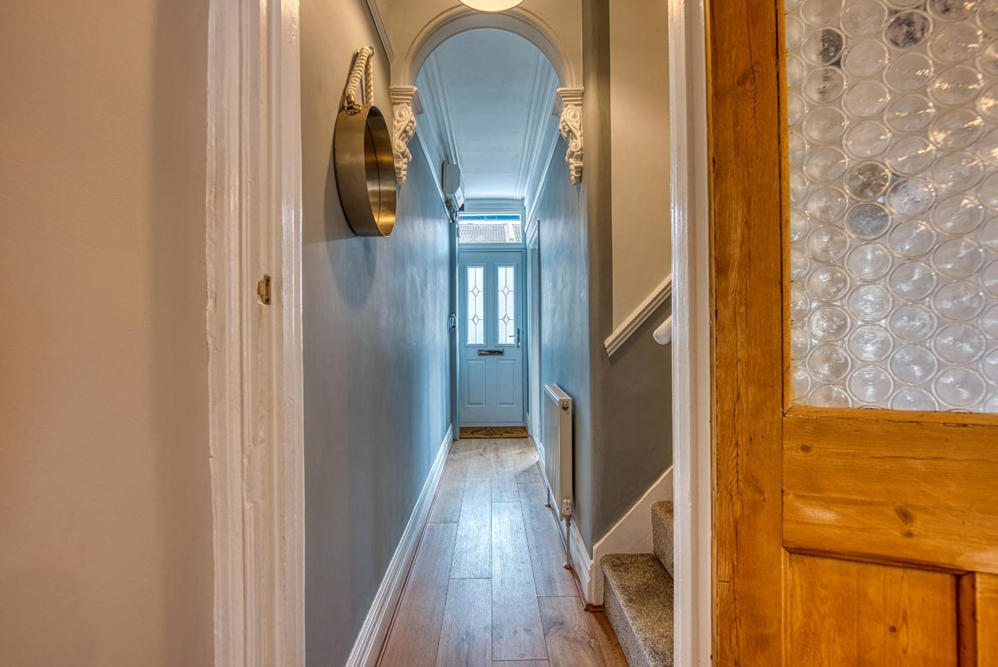 2 Bedrooms Modern, Stunning & Stylish Contractor House, Prime Portsmouth Location With Free Parking Permit, Summer Special Offer!! - By Blue Puffin Stays Exterior foto