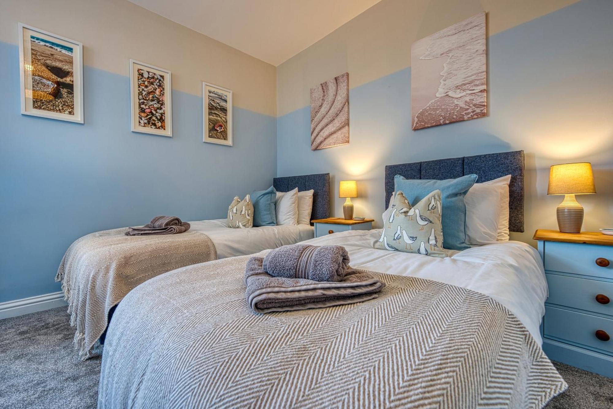 2 Bedrooms Modern, Stunning & Stylish Contractor House, Prime Portsmouth Location With Free Parking Permit, Summer Special Offer!! - By Blue Puffin Stays Exterior foto