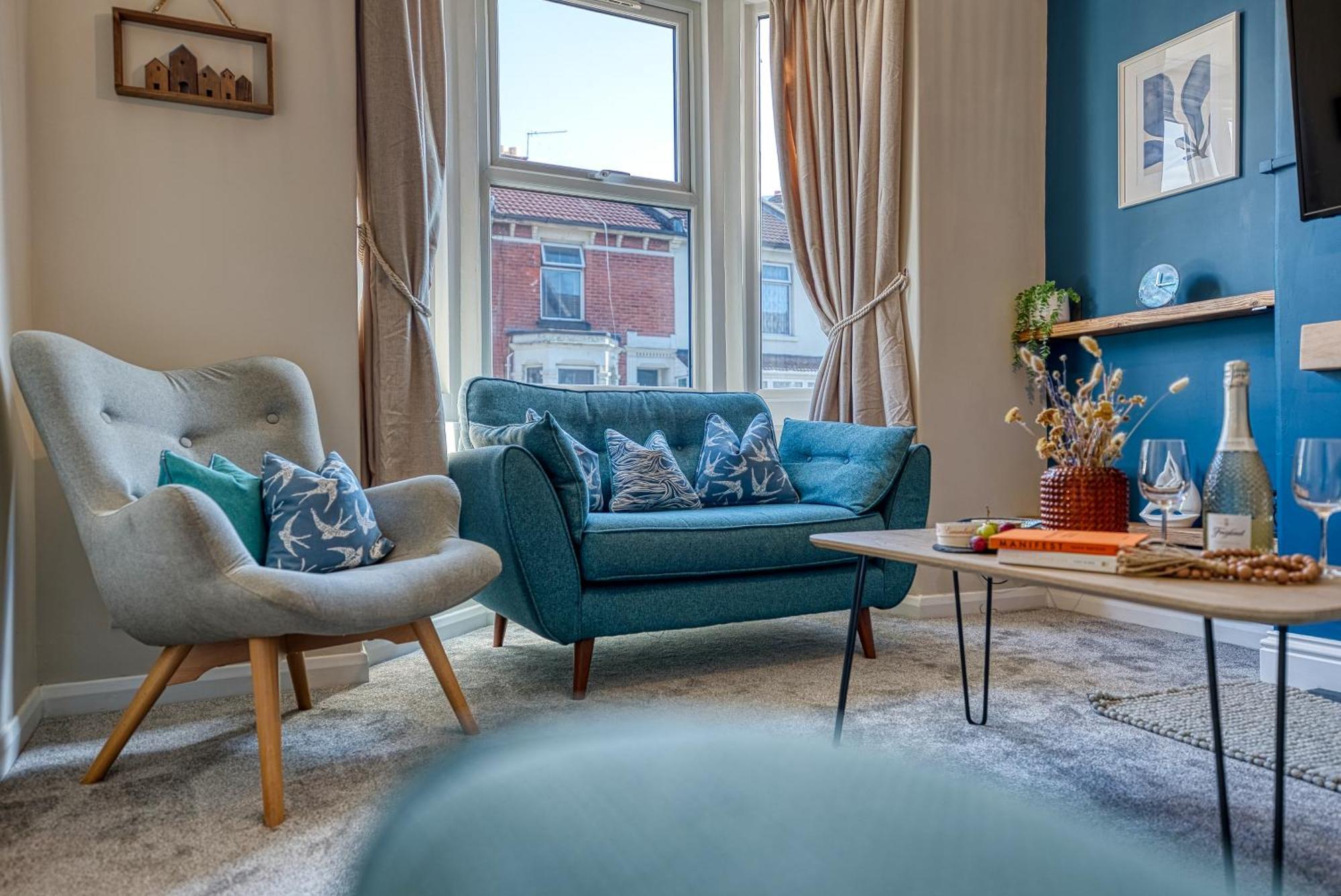 2 Bedrooms Modern, Stunning & Stylish Contractor House, Prime Portsmouth Location With Free Parking Permit, Summer Special Offer!! - By Blue Puffin Stays Exterior foto