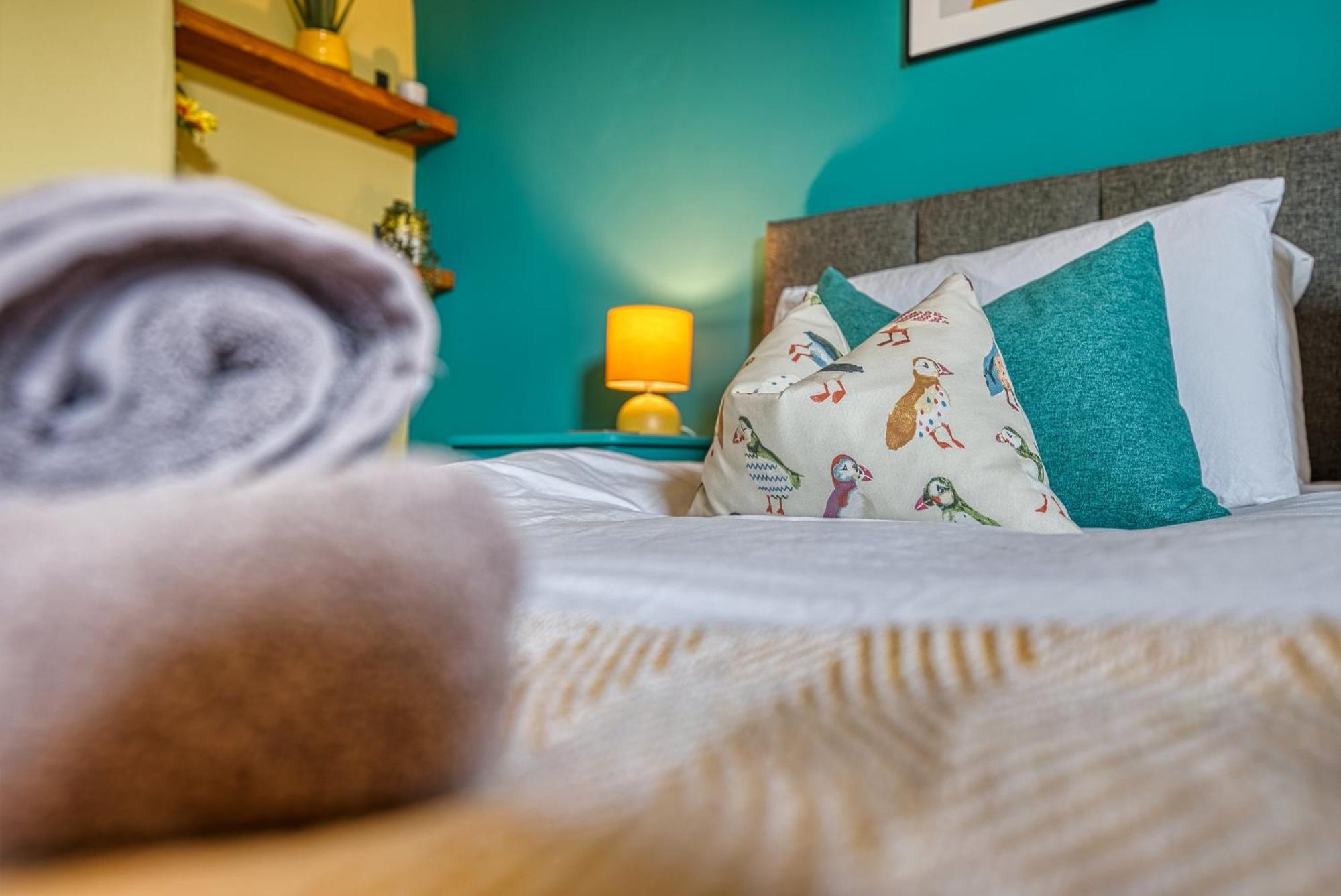 2 Bedrooms Modern, Stunning & Stylish Contractor House, Prime Portsmouth Location With Free Parking Permit, Summer Special Offer!! - By Blue Puffin Stays Exterior foto